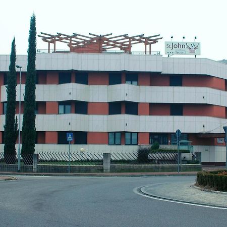Hotel St John 데지오 외부 사진