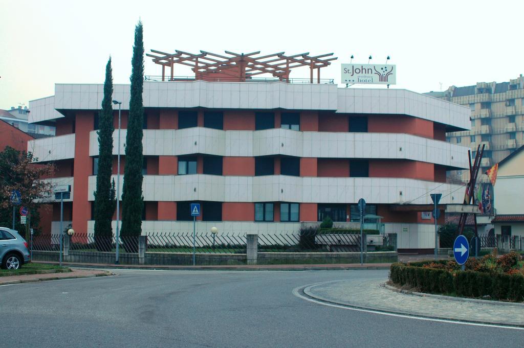 Hotel St John 데지오 외부 사진